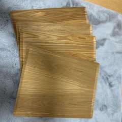 ニトリの滑らない木製トレー4枚の画像