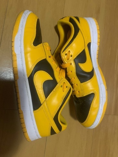NIKEナイキ ダンク　黄黒