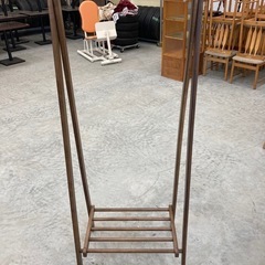 【kj061】人気中古 ニトリ 木製 ハンガーラック コート掛け 組み立て完成品 収納 洗濯物干し 　検)一人暮らし　ファミリー　冷蔵庫　洗濯機　オフィス　事務　テーブル　ラック　収納　家具　ソファ　キッチンの画像