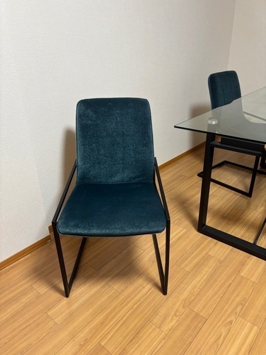 【値下げしました】4人掛けダイニングテーブル（ガラス）（大塚家具）