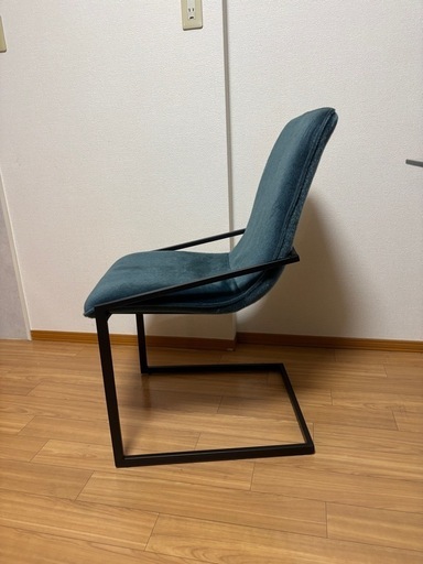 【値下げしました】4人掛けダイニングテーブル（ガラス）（大塚家具）
