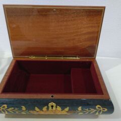 イタリア製オルゴール付宝石箱の画像