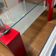ガラステーブルの画像