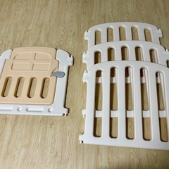 GUMODE自立式ベビーサークル 357cmタイプ 説明書有りの画像