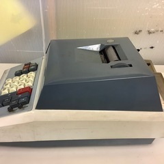 イタリア製　機械式計算機の画像