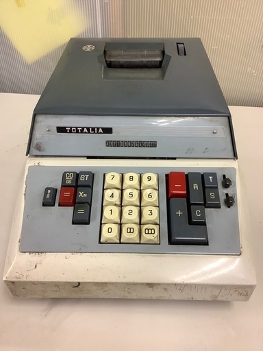 イタリア製　機械式計算機