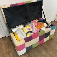 カラフルな収納ボックスの画像