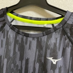 新品　ミズノ スポーツウェア Tシャツ 黒 柄物 レディース Mの画像