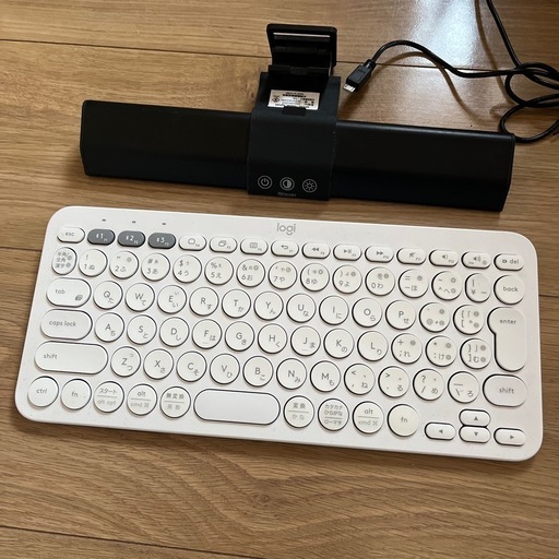 ワイヤレスキーボード　モニターライト