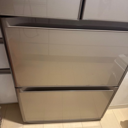 （販売3月26日まで）冷凍冷蔵庫：5ドア 定格内容積415L（R-S4200E）