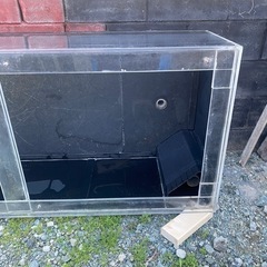 アクリル水槽2400 700 450の画像
