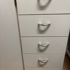 キッチンキャビネット！ステンレスの天板にてパン作り。コンセント付きの画像