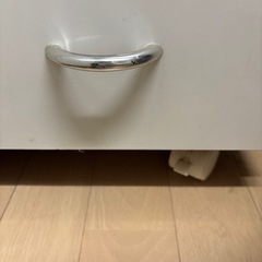キッチンキャビネット！ステンレスの天板にてパン作り。コンセント付きの画像