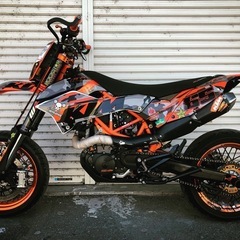 KTM 690 SMC R 2012 モタード