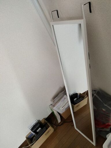 ニトリの壁掛けミラーをお譲りします