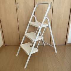 【美品】折りたたみ式3段踏み台、脚立、ホワイト、室内使用