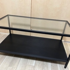 【出品3/1まで】IKEAガラステーブル　テーブル　VITTSJÖ(ヴィットショー)の画像