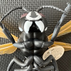 処分⭕️BIGスズメバチ🐝フィギュアの画像