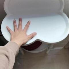 ナイトテーブルの画像