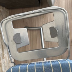 【3月4日まで】
アイロン台　2台セットの画像