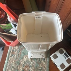 無料　ゴミ箱
の画像