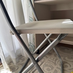 折りたたみチェアの画像