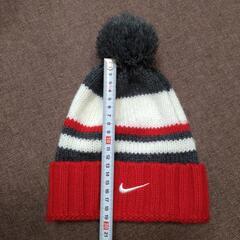 ナイキ　ニット帽　子ども用の画像