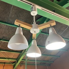 照明　ライト　家電　電気　ランプ　白　ホワイトの画像