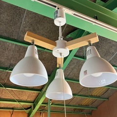 照明　ライト　家電　電気　ランプ　白　ホワイトの画像