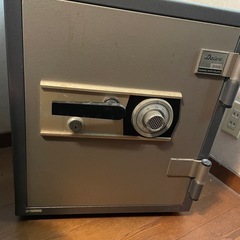 レトロ　ビンテージ　金庫