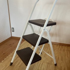 おりたたみ3段脚立の画像