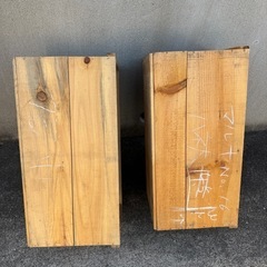 りんご箱二箱の画像