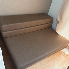 マットレスにもなる折りたたみ式ソファ