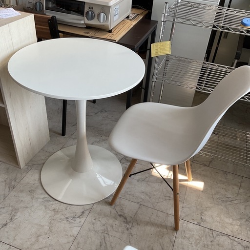 ダイニングテーブル、椅子セット　中古　白　　丸テーブル