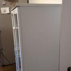 食器棚、キッチンボードの画像