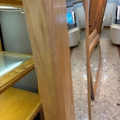 大型の鏡の画像