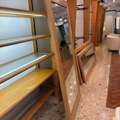 大型の鏡の画像