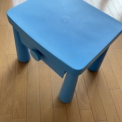 IKEA  MAMMUT   キッズテーブル  の画像