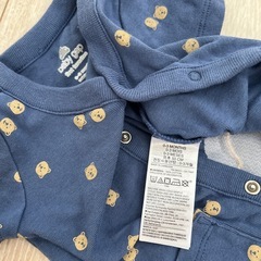 外出着にぴったり　新生児50サイズ　GAP、バースデイ　半袖カバーオール２点の画像