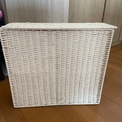 蓋付き収納ボックス　の画像