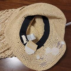 新品未使用 ナチュラルな帽子 バッグ  サンダルの3点セットの画像