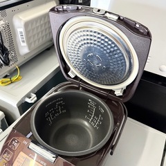 お引取り限定 21年製 Panasonic パナソニック 5.5合 IHジャー炊飯器 SR-FD100-T ダイヤモンド銅釜の画像