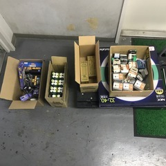電球、電灯多数