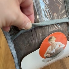エルゴの授乳用クッションの画像