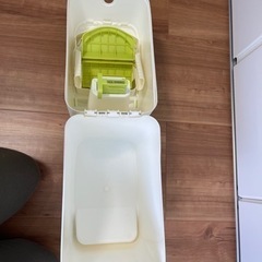 アップリカおむつゴミ箱の画像