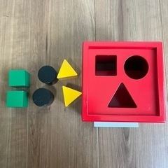 BRIOの木製型はめパズルの画像