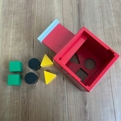 BRIOの木製型はめパズルの画像