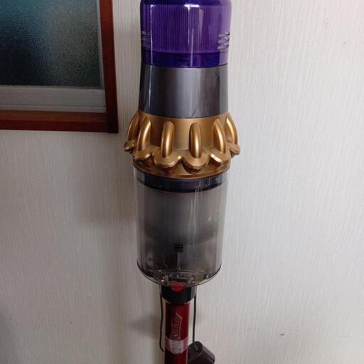 年度末値下げセール中古　スタンド付ダイソン掃除機