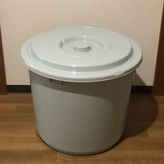 新輝合成 トンボ 漬物容器 蓋付き 押しぶた付 100型 グレー 直径61.5×高さ52cm 日本製の画像