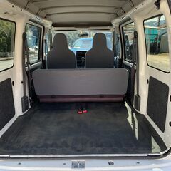 27年式　綺麗な4WD箱バン　車検9年4月　オートマ格安即戦力の画像